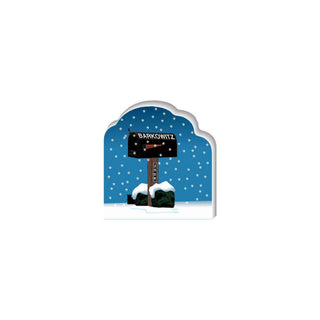 Wooden 3/4" Replica Mailbox with 'BARKOWITZ' on a snowy background