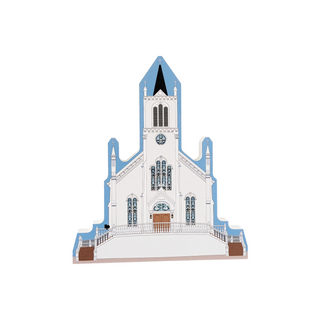 3/4" wooden replica with an illustration of a church on a white background