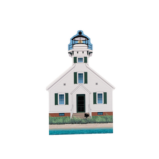 3/4" wooden replica with an illustration of a lighthouse on a white background